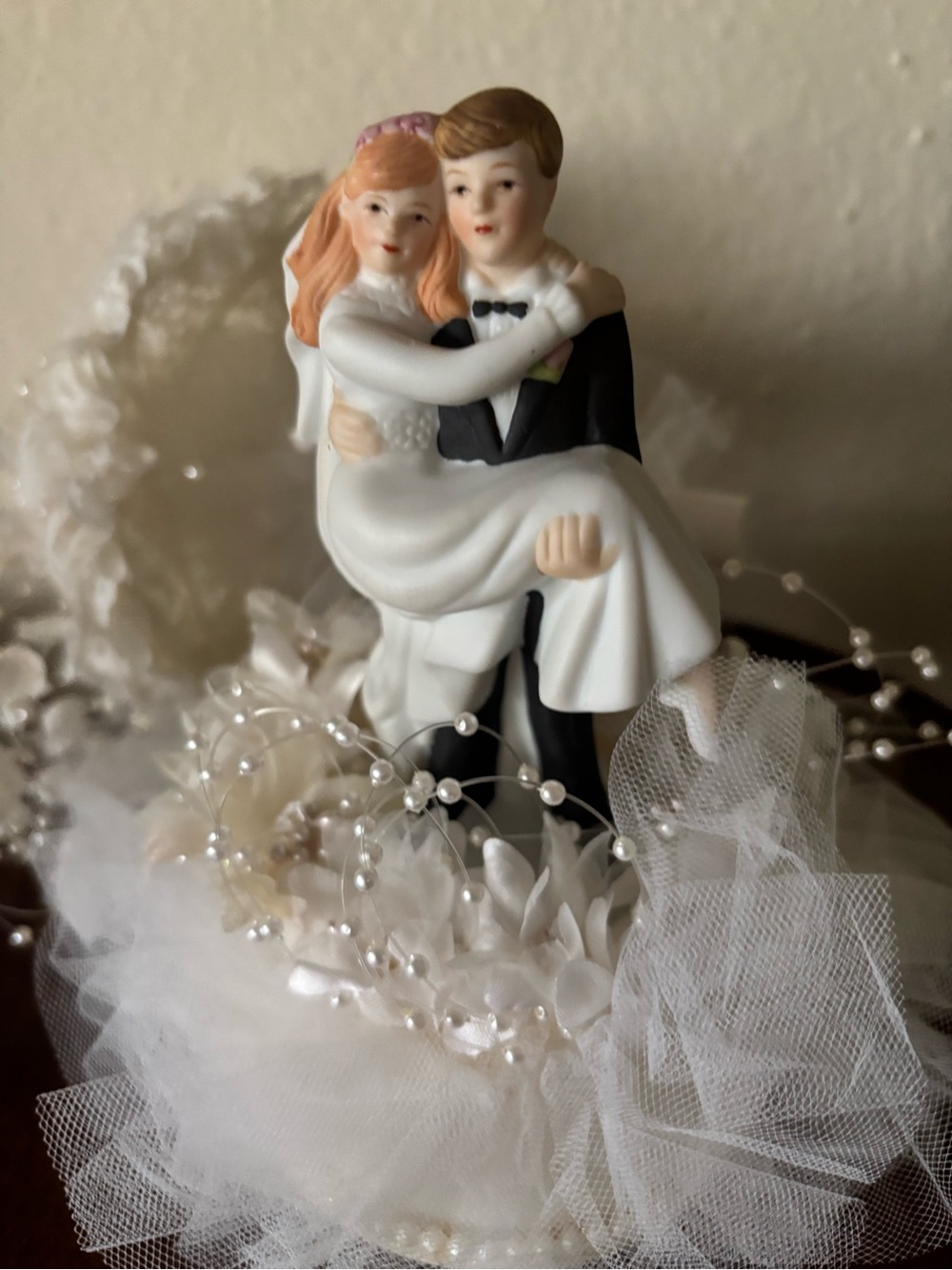 Classic White Bride and Groom Cake Topper - Wedding Figurine